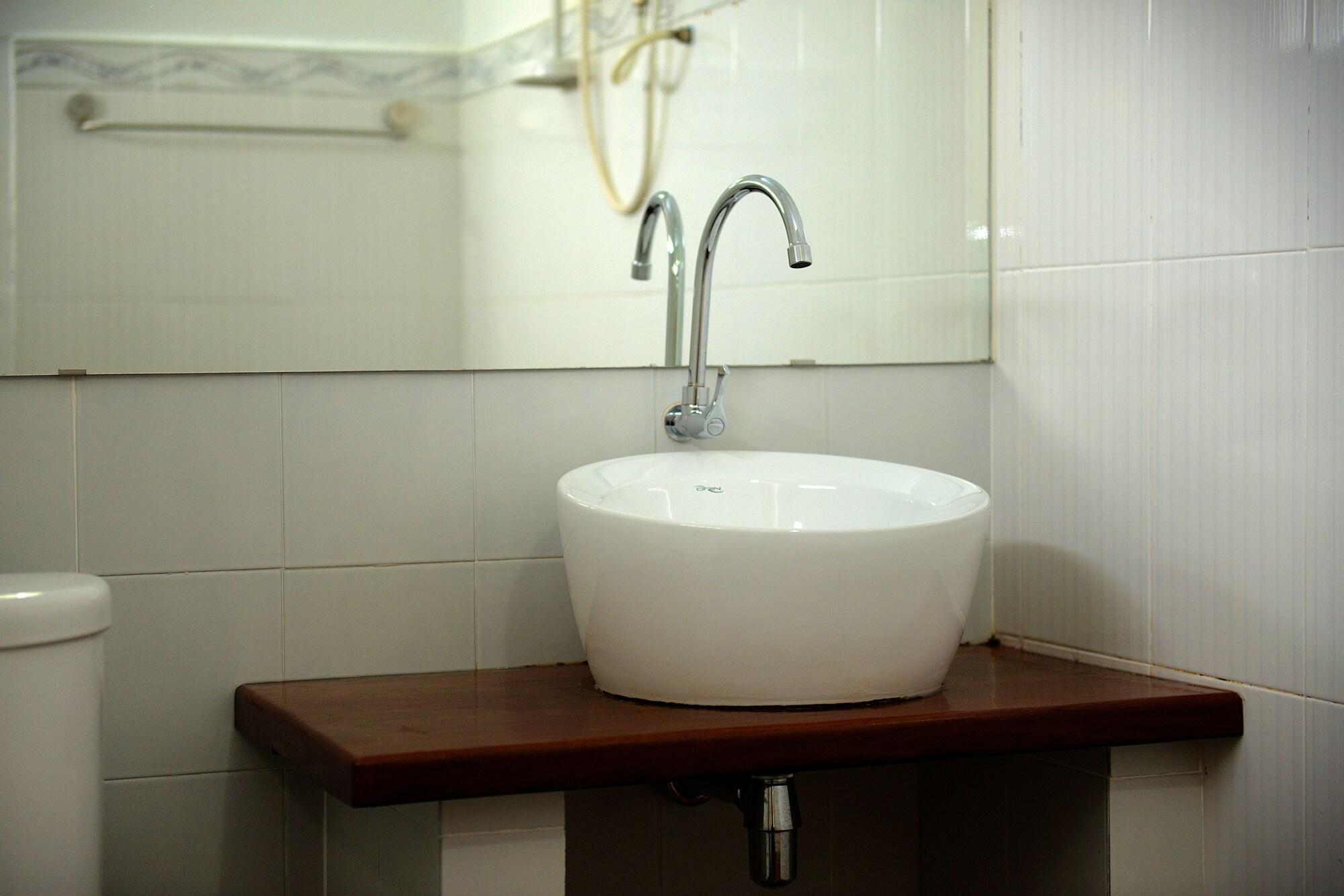 Mea Culpa Kampot Hotel Екстериор снимка