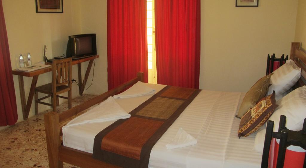 Mea Culpa Kampot Hotel Екстериор снимка