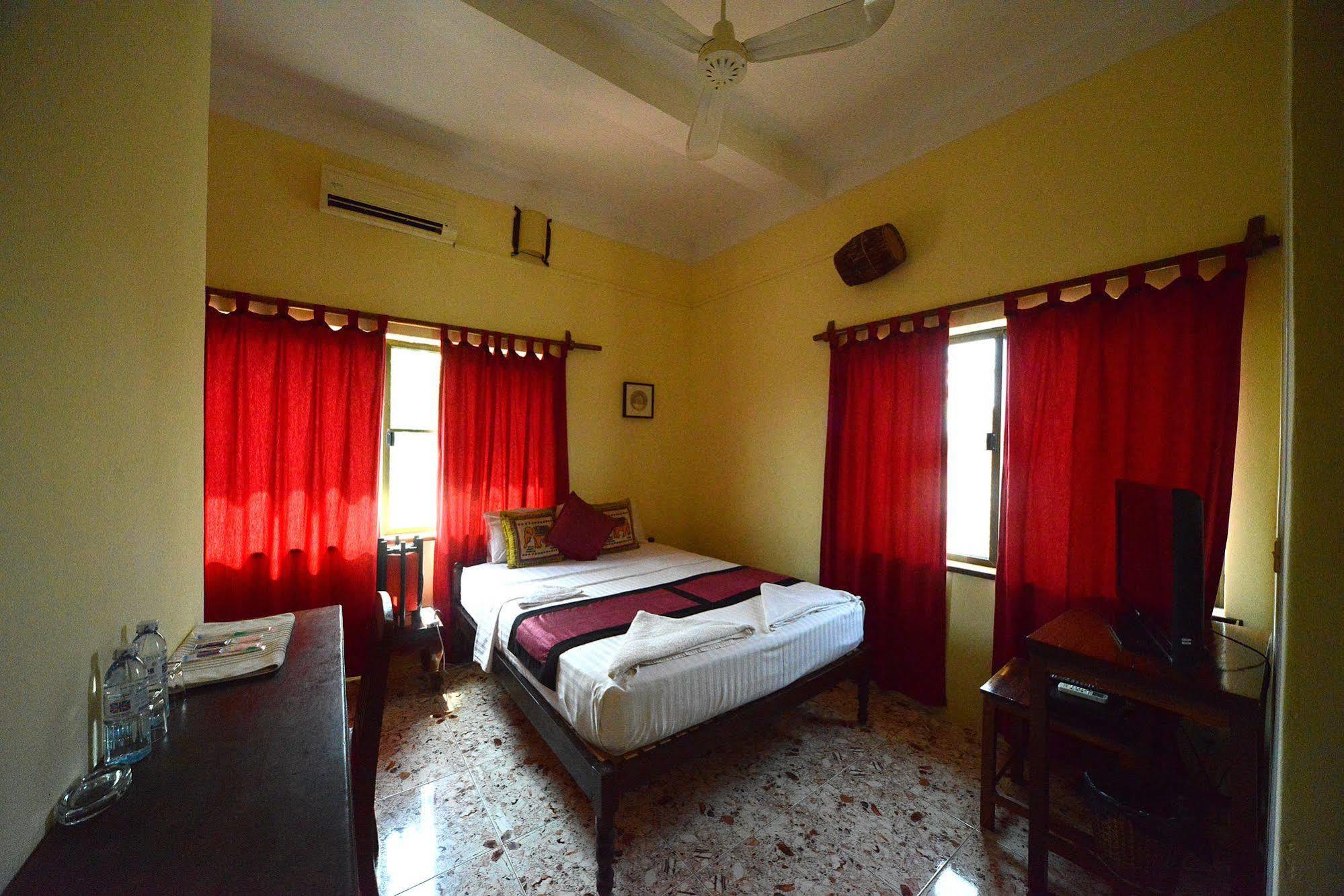 Mea Culpa Kampot Hotel Екстериор снимка